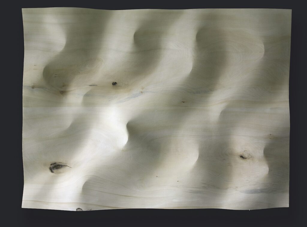 Christian Renonciat, Grand sable, bois de tilleul, H 75 x L 104 x P 6 cm, 2024 Grand sable, bois de tilleul, H 75 x L 104 x P 6 cm, 2024
