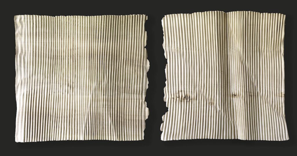 Christian Renonciat, Ondé déchiré en deux, bois de tilleul, 61 x 130 x 6 cm, 2025 Christian Renonciat, Ondé déchiré en deux, bois de tilleul, 61 x 130 x 6 cm, 2025